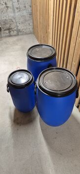 3 Futtertonnen