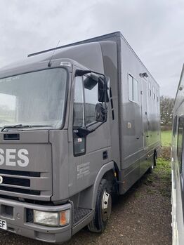 7.5 T horse box Iveco Ford