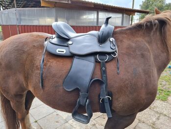 A&M Omaha Baumloser Westernsattel 17", A&M Omaha, Kira Erning, Treeless Saddle, Ahaus