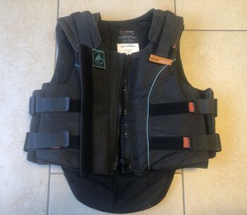 Airowear Outlyne Junior Y4 Regular  - Schwarz, Airowear Outlyne Junior, Marlen Krämer, Safety Vests & Back Protectors, München