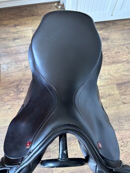 Albion K2 Jump Saddle 18” MW Albion K2 Jump 