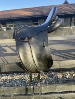 Albion SLK II Medium wide 17.5 dressage saddle, Albion SLK II, Alea Shaw, Dressage Saddle, Eye