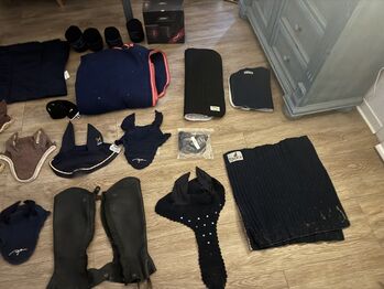 Wegen Aufgabe des Reitsports alles zu verkaufen! Preis VB Animo, Kingsland,Zandona usw. Reitsportartikel