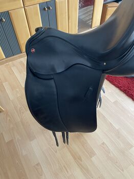 fast neuwertigen Albion Dressursattel zu verkaufen, Albion  SLK (neues Modell), Katharina , Dressage Saddle, Schwedeneck