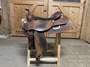 AM Saddleworld Pro Octagon AM Saddleworld AM Saddleworld Pro Octagon