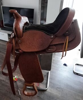 American Sattlery -Toll punzierter Westernsattel -Neu-, American Sattlery, Kerstin Braun, Westernsattel, Lohr am Main