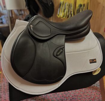 AMERIGO DJ LARGO PINEROLO 17.5” 💫, AMERIGO DJ LARGO PINEROLO, Melissa , Jumping Saddle, Helsingborg 