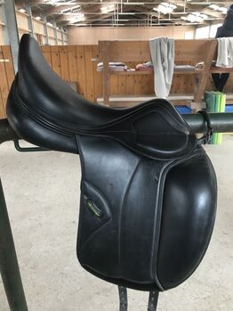 Amerigo Dressursattel Classic Pinerolo SW, 17,5", Amerigo Classic Pinerolo, Silke Stenger, Dressage Saddle, Seligenstadt