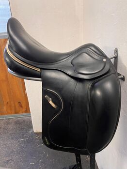 drezurní sedlo Amerigo Classic, Amerigo Classic, Jaromír Malý, Dressage Saddle, Praha 2