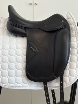 Amerigo Pasubio 17,5“, Amerigo Pasubio, Sabine W, Siodła ujeżdżeniowe, Königstein