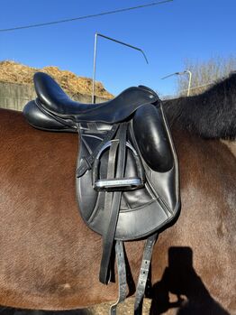 Custom Icon Coda W 17,5“, Custom Icon Coda W, Nina Weigand, Dressage Saddle, Kleinblittersdorf 
