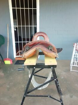 Antique Model 1904 McClellan-Style Service Saddle – McLaren Maker (H038) McClellan 1904 McClellan-Style Service Saddle