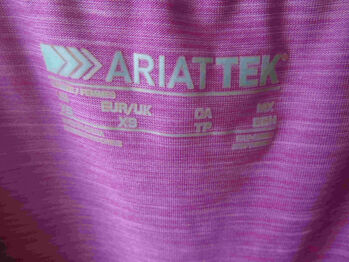 ARIAT Gr. XS/S Ariattek T-Shirt Laguna atmungsaktiv tolle Farbe Beere TOP Ariat