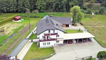 Österreich, Kärnten, Klopeinersee - Haus mit 6 Wohneinheiten und Pferdestall zu verkaufen!, Sabine Wesseln, Maras World of Horses (Maras World Solutions S.L.), Nieruchomości jeździeckie, St Kanzian am Klopeinersee