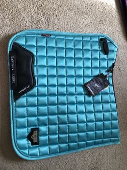 Azure dressage pad large, Lemieux  Azure, Emilie Barnett, Czapraki, Welwyn Hatfield