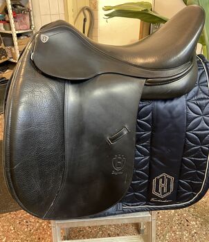 Bagual Dressursattel neuwertig 17,5/33 Bagual Cueca