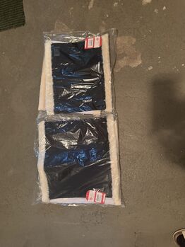 Bandagierunterlagen mit Fell, Loesdau , Sarah, Bandagen & Unterlagen, Duisburg 