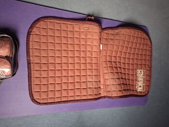 Eskadron Glossy Schabracke Dressurschabracke lightberry Bandagen Eskadron 