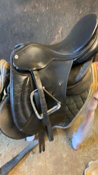 Barnsby 17 inch, Narnsby, megan , Dressage Saddle