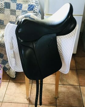 Barnsby 17inch dressage saddle + mountain horse safety stirrups and leathers, Barnsby  Dressage , Danielle Smith, Dressage Saddle, Norwich