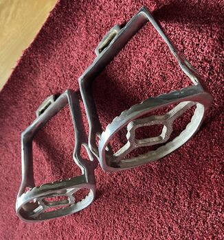 Barocke Steigbügel, Edelstahl, Carreform Barocke Steigbügel