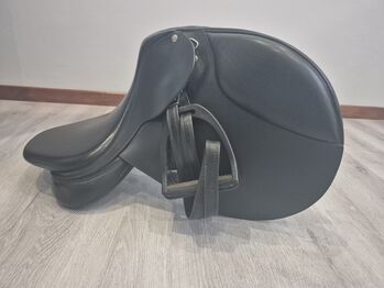 Bates 17" CAIR jumping saddle black leather Bates Cair