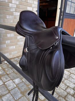 Bates Advanta Springsattel braun, Bates Advanta, Fabiana Mazza, Jumping Saddle, Brunnen