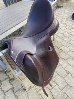 Bates Artiste Dressursattel Sitzgrösse 17.5/18, Bates Artiste, Lara Ebinger, Dressage Saddle, Zofingen