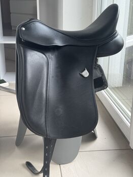 Bates Cair Leder Dressursattel schwarz 17,5“ Bats Cair Dressursattel