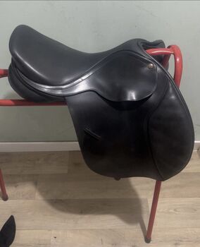 Bates Caprilli with Cair.  Adjustable gullet, Bates Caprilli, Tato, Other Saddle, Swindon