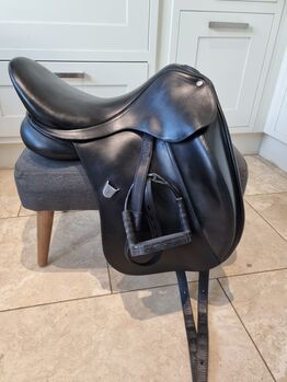 Bates innova dressage saddle black 17.5", Bates Innova, Rachael , Siodła ujeżdżeniowe, Hever