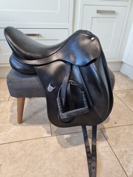 Bates innova dressage saddle black 17.5", Bates Innova, Rachael , Dressage Saddle, Hever