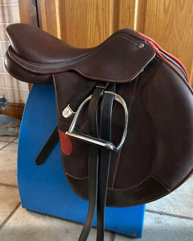 Bates Victrix Saddle, Bates  Victrix, Lizzie Blamire , Jumping Saddle, Carlisle