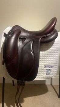 Beautiful Devecoux 18” Makila Lab E Dressage Saddle, Devecoux Makila Lab E, Laura Tapply, Dressage Saddle, Epsom