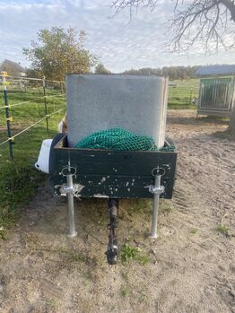 Wasserfass mit Tränkenbecken