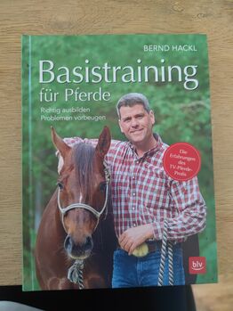 Bernd Hackl Buch Grundausbildung