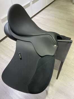 Black 17” Wintec saddle - as new, Wintec, Jayne Holmes, Siodła wszechstronne, Oxford 