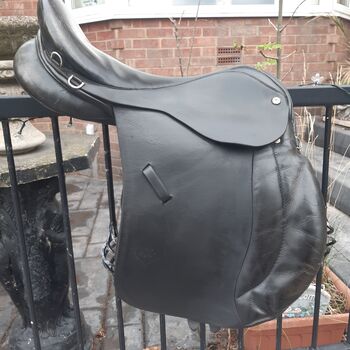 Black center cobra gp.saddle.17in., Cobra Center, Marie ward, Sonstiger Sattel, Barnsley