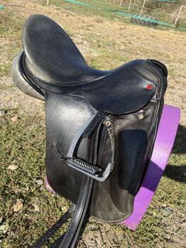 Black dressage saddle Albion 17.5 MW, Albion SLK, Hayley Lousada, Other Saddle, Buckinghamshire 