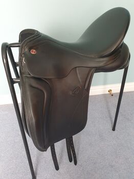 Black Kieffer Paris Exclusio 17.5" dressage saddle Medium Wide in very good condition. ONO, Kieffer Kieffer Paris Exclusion, Emma Joy Burrows, Dressage Saddle, Wantage