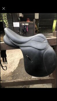 Black leather saddle, Teqnic, Chloe Greenslade, All Purpose Saddle, Lingfield 