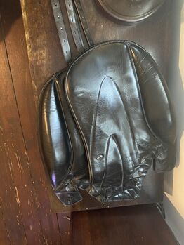 Black WOW Saddle Dressage Flaps Fixed Standard Blocks, WOW, Amy Shackleton, Siodło akcesoria, Leeds