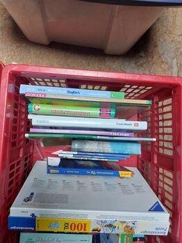 Bücher und Spiele