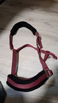 Fell Halfter (Bordeux rot mit Schwarzem Fell)