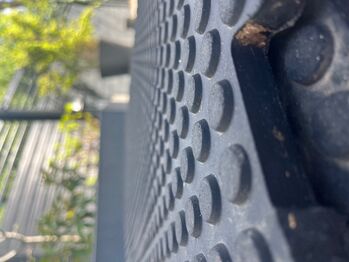 Boxenmatten gebraucht - 7 mal 1x1m und 3 mal 90x60 cm