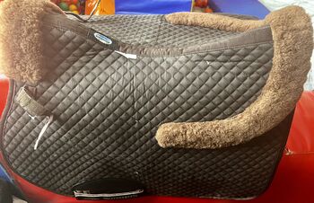 Brown weatherbeater saddle pad