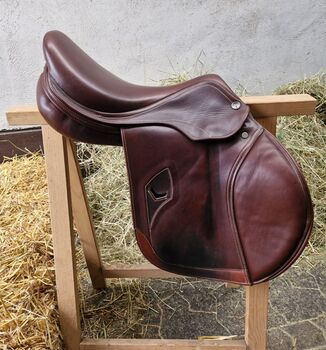 Brauner Erreplus Springsattel, Erreplus  Erreplus tech , Jessica , Siodła skokowe, Eitorf