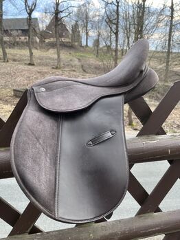 Brauner Sattel Showmaster