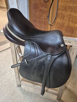 Brauner CWD Sattel CWD SE02