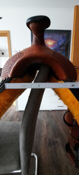 Brauner Westernsattel -Neu- mit schönen Alu Steigbügeln
